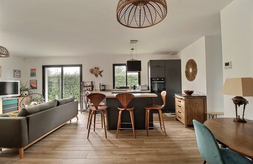 Andernos-les-Bains House | Cosy house 5 minutes from the Bétey beach, shops and cycle paths.n