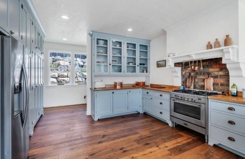 Little Rock Canyon House | Cosy Modern English Farmhouse Spacious 6-Bedroom Home in Charming Provo