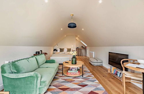 Brimpsfield Cottage | Cosy one bedroom apartment - Keepers Annexe