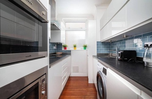 Copers Cope Apartment | Cosy One-Bedroom Flat in Bromley