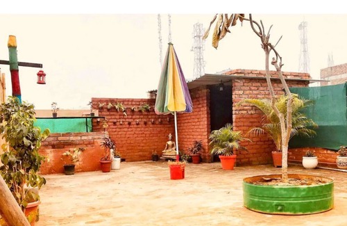 Gurugram House | Cosy STUDIO Apart with private entry and a spacious terrace garden.