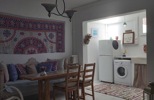 Stelida Apartment | Cosy studio, few minutes away from Chora, airport, prokopis beach, Laguna surf,