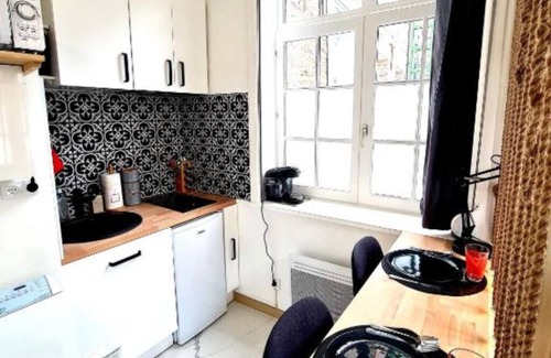Douai Apartment | Cosy studio - Near Court and Center - Wifi - TV - Washing machine - Douai