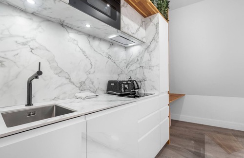 Spitalfields Apartment | Cosy Studio on Brick Lane