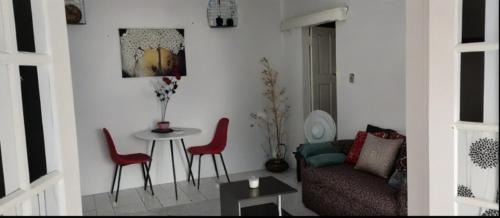 Woodbrook Apartment | Cosy Uptown Apartments 6 Minutes to the City Centre