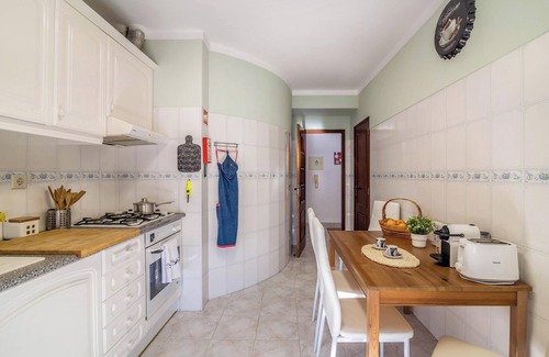 Santa Luzia House | Cosy Vacation Home “Casa da Praia” close to the Beach with Wi-Fi