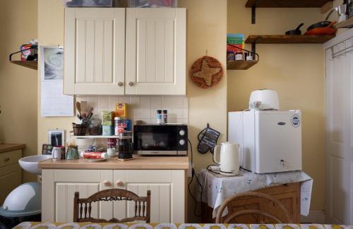 Saltaire Village House | Cosy vibe