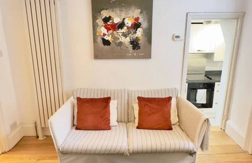 Marylebone Apartment | Cosy Victorian flat and patio Baker street