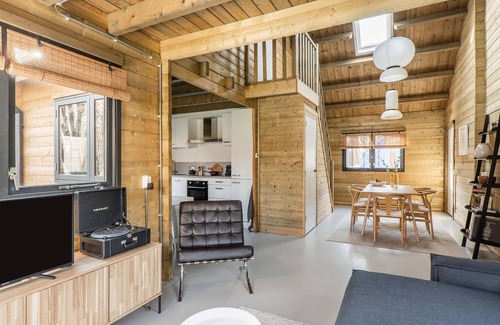 Zon en Schild House | Cosy wooden house amid woods in Soesterberg