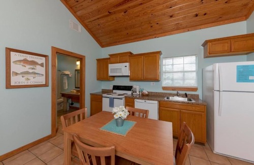 Fulton House | Cottage 16 at D&R Pelican Bay Resort