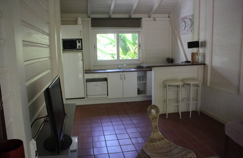 Tartane Cottage | Cottage 2/3 People. Terraces, swimingpool and beach