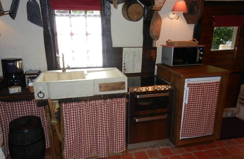 Calleville Cottage | Cottage 3 Cows: fireplace, swimming pool and jacuzzi