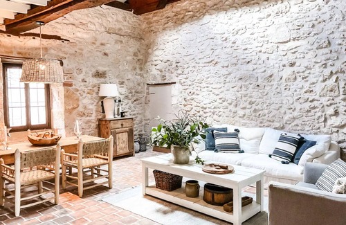 Tourtoirac House | Cottage 'Domaine De Pragelier, Le Magnolia' with Shared Pool, Private Garden and Wi-Fi