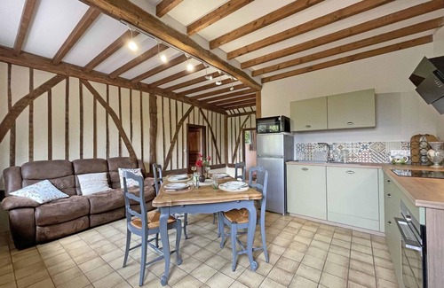 Mantilly Cottage | Cottage in Normandy with Garden and WiFi Included