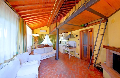 Terranuova Bracciolini Cottage | Cottage in Loro Ciuffenna with Pool & Sauna