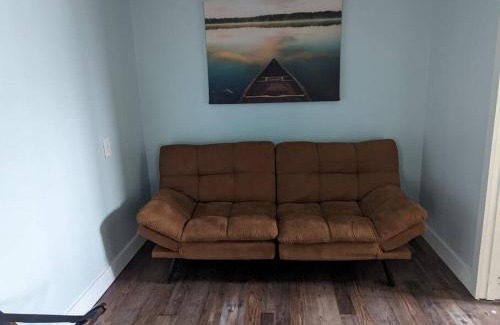 North Star House | Cottage near restaurants and trails Slumber Village 5