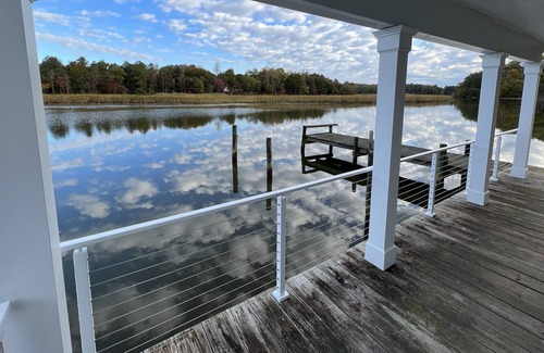 Warsaw Cottage | Cottage on a dock with deep water access