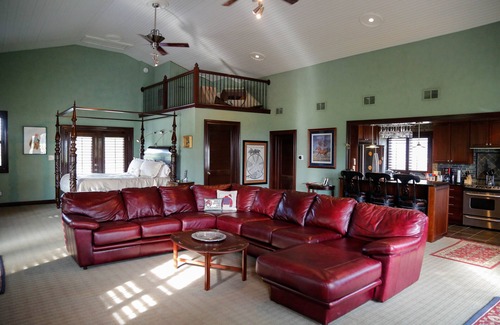 Lexington Cottage | Cottage on Working Race Horse Farm Minutes to Downtown, Keeneland, Horse Park!