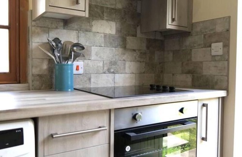 Ryton Cottage | Cottage - Sleeps 2 - Garden - Parking