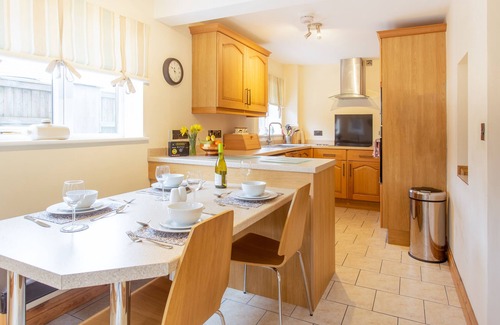 Brondini Cottage | Cottage - Sleeps 4 - Garden - Parking