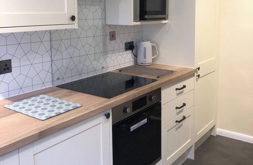 Thornthwaite House | Cottage - Sleeps 4 - Pets Ok - Garden - Parking