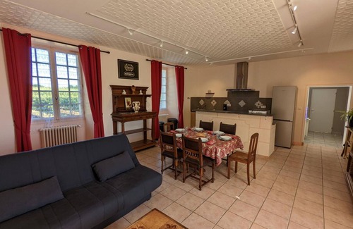 Cherves-Richemont Cottage | Cottage with 3 bedrooms, private garden, 12 bikes, near Cognac