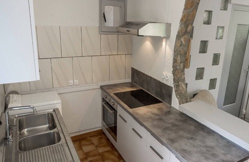 Uzer House | Cottage with River Views, Uzer