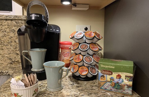 Lansing House | Cottage11: 2 Bedroom, Laundry, RV Parking. Downtown & MSU. nPark at your Door.