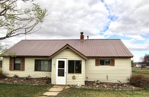 Monticello Cottage | Country Cottage Great Location