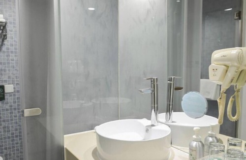Huidong Hotel | Country Garden Ten Mile Silver Beach