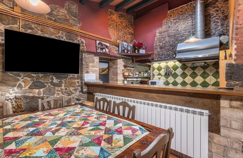 Santa Maria de Besora House | Country House 'Cal Nan' with Mountain View, Shared Pool and Wi-Fi