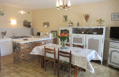 Tourville-sur-Sienne Cottage | Country House in Tourville-sur-Sienne with Garden