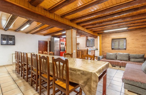 Capolat House | Country House 'Can Caubet Lll' with Mountain View, Shared Pool and Wi-Fi