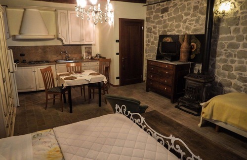 Roccafluvione Other | Country House/Farm House in Forcella with 2 bedrooms sleeps 5