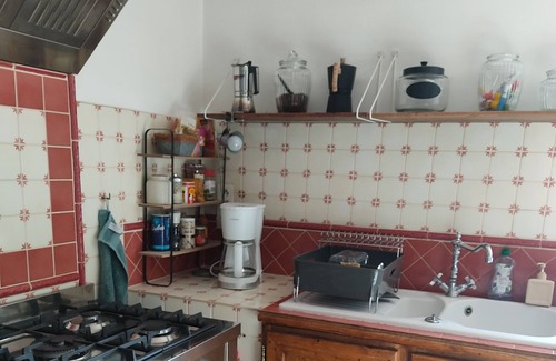 Billio House | Country house on the edge of a forest with landscaped garden.