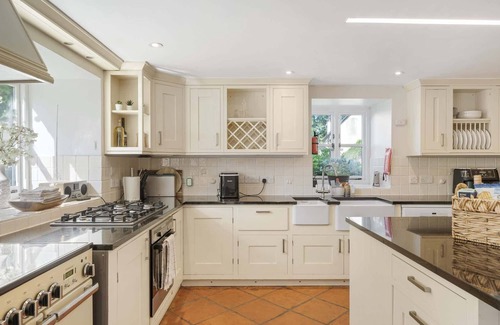 Bridgwater House | Country House w/Pool, Hot Tub, Tennis Courts, Gym