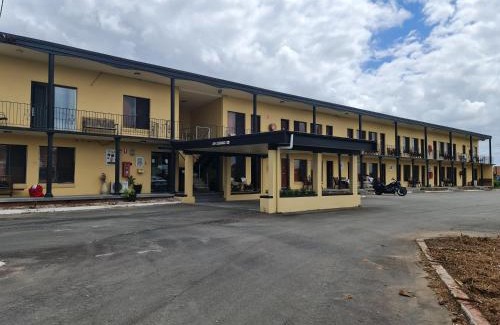 Taree Hotel | Country Plaza Motel Taree