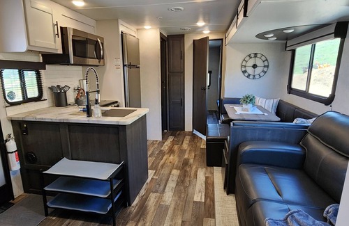 Chelan House | Country RV Glamping with lake, mountain and orchard views!