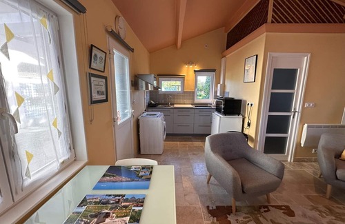 Vendat Apartment | Countryside studio with shared pool and Wifi near Vichy