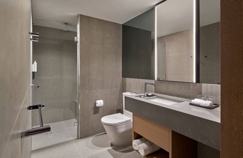 Melbourne Central Business District Hotel | Courtyard By Marriott Melbourne Flagstaff Gardens