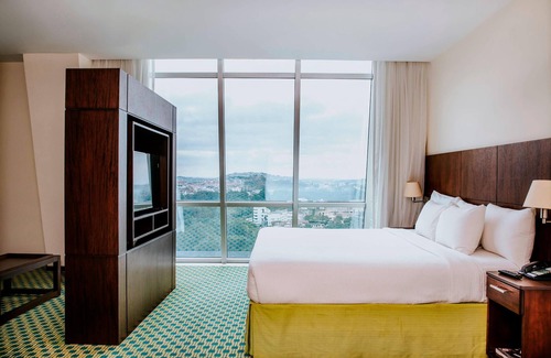 Kennedy Hotel | Courtyard by Marriott Guayaquil