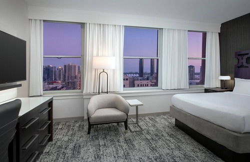 Civic Core Hotel | Courtyard by Marriott San Diego Downtown