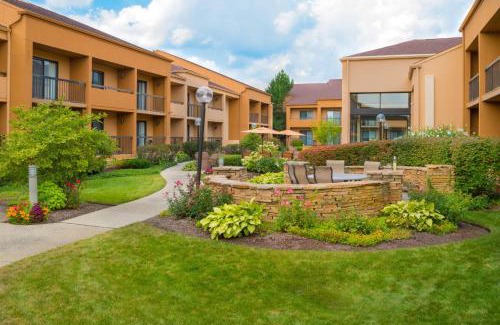 Deerfield Hotel | Courtyard Chicago Deerfield