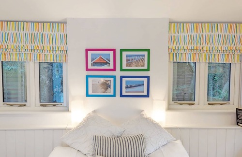 West Ashling Cottage | Courtyard Studio - West Ashling - sleeps 2 guests in 1 bedroom