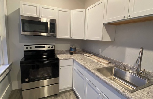 Kirksville Apartment | Cozy 1-bedroom apartment in awesome Kirksville up one long flight of stairs