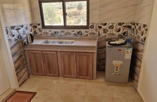 Wadi Musa Apartment | Cozy 1-bedroom apartment with WiFi and AC in enchanting Petra