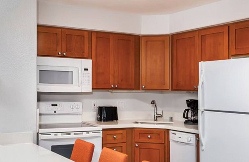 Old Las Palmas Condo | Cozy 1-bedroom condo with fitness room, WiFi in welcoming Palm Springs