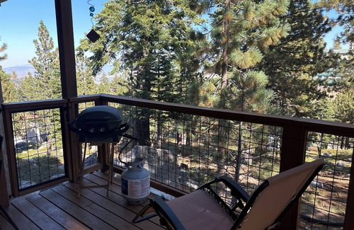 Tahoe Village Condo | Cozy 1-bedroom condo in terrific Stateline. Sleeps 2 adults plus two minors.