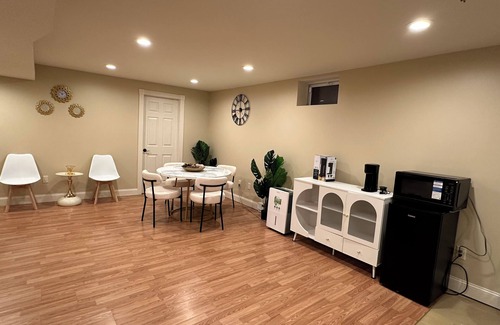 Finesville House | Cozy 1-bedroom suite with pool, and fitness room in a quiet neighborhood.