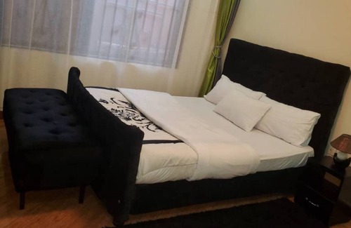 Kampala Apartment | Cozy 15min Drive to Lake Victoria and Buganda Parliament.